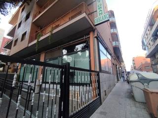 Location Local commercial à Roma 67. Local esquinero totalmente exterior