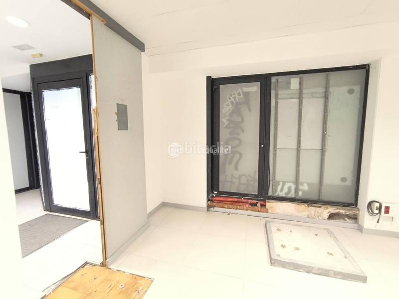 Foto 879aa1aa-99d5-437a-96eb-c9adab8fc21a. Rent business premise in castillejos 362 in Baix Guinardó Barcelona