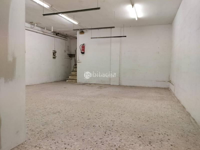 Foto f8445099-06db-4dfd-900d-f850f9d1e742. Location local commercial dans Sants-Badal Barcelona