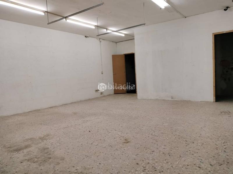 Foto c51cc77e-3941-4237-982e-11ed260b7e49. Rent business premise in Sants-Badal Barcelona