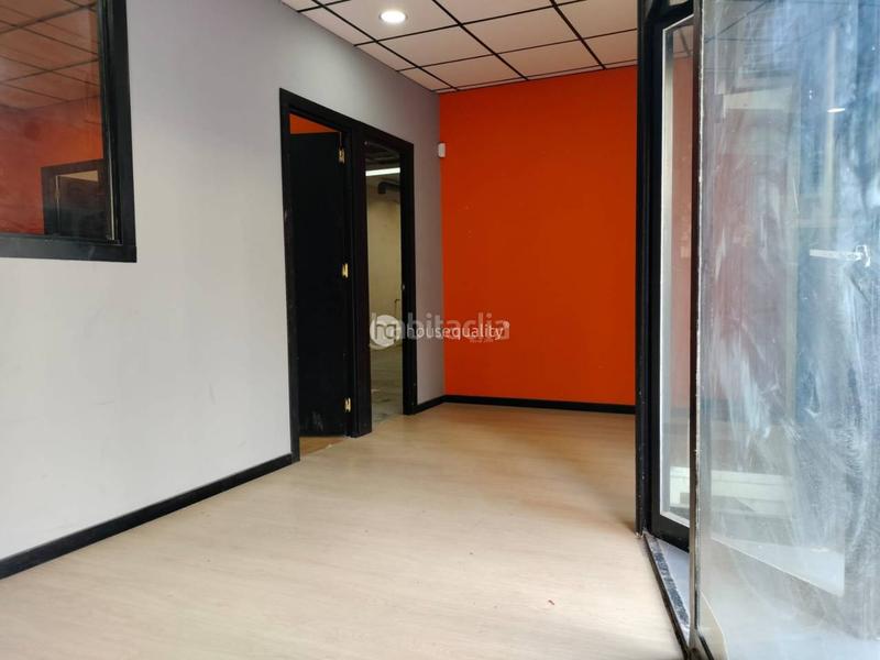 Foto f85b0f53-25a6-47b8-ba98-b2cf1999681a. Rent business premise in Sants-Badal Barcelona
