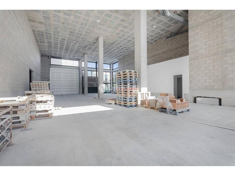 Foto 8f728b31-59ab-43e4-b7e6-03bb3d83924e. Rent industrial building in pablo iglesias 21 in Granvia LH Hospitalet de Llobregat (L´)