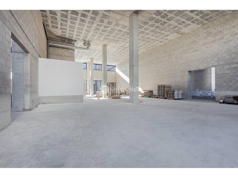 Foto 913d24a9-df79-456a-9d1e-435bea8fc54e. Rent industrial building in pablo iglesias 21 in Granvia LH Hospitalet de Llobregat (L´)