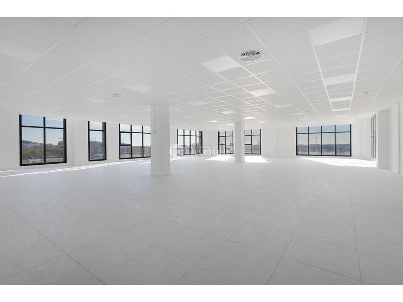 Foto 903a27d1-2d75-463d-8790-85cc545a32ec. Rent office space in pablo iglesias 21 in Granvia LH Hospitalet de Llobregat (L´)