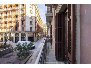 Pis  Vila de madrid. Piso en venta en el barrio gtico con vistas al centro histrico