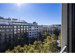 Pis  Gran via de les corts catalanes. Piso reformado a estrenar en finca regia en el eixample, con luz