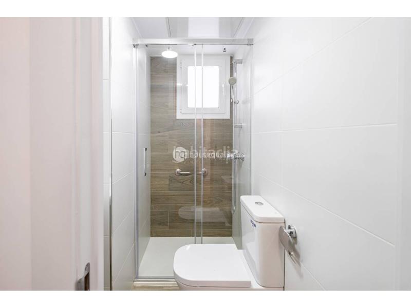 Foto 1a14de91-15d0-4e88-990e-1125ff53dfbb. Pis amb calefacció aparcament a Dreta de l´Eixample Barcelona