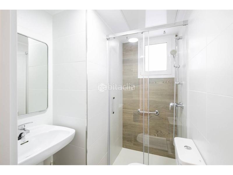 Foto a17ed319-5f13-484a-b9ed-eccfe1e693fb. Pis amb calefacció aparcament a Dreta de l´Eixample Barcelona