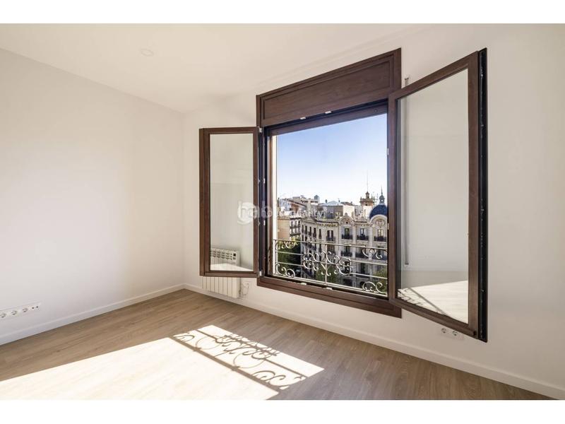 Foto dd9e368c-f62d-46f8-83ef-009e7106e501. Pis amb calefacció aparcament a Dreta de l´Eixample Barcelona