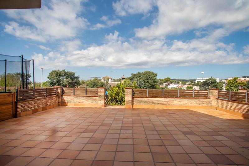 Foto 22292c9b-34c2-449e-9f8a-f703d47adbc4. Casa adossada amb aparcament piscina a Fondo Somella Vilanova i la Geltrú