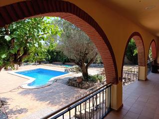 Casa  Carretera de la bleda. Espectacular casa con gran parcela, piscina y jardín en sant mar