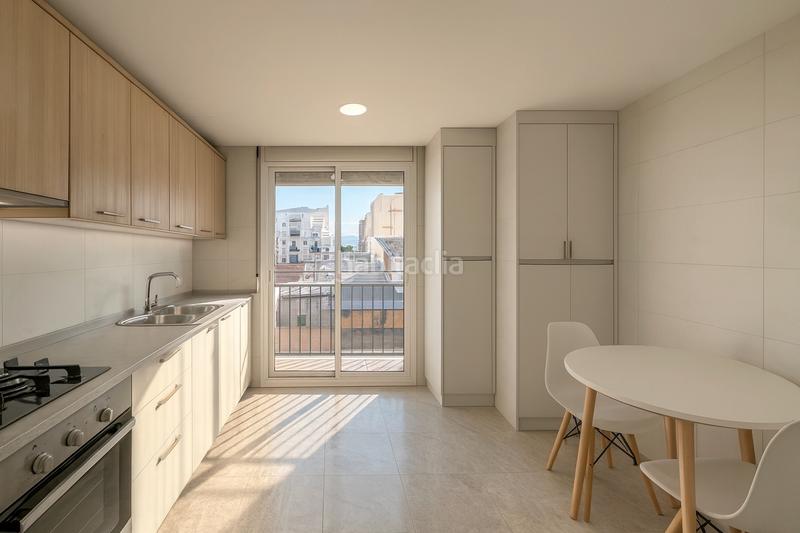 Foto 2b9f2224-02eb-4013-b539-154679686126. Àtic amb calefacció aparcament a Centre Reus