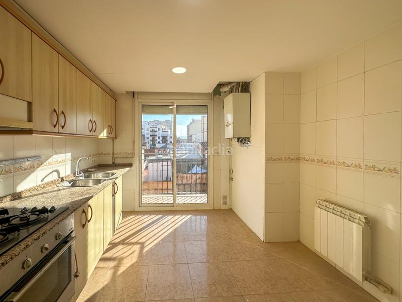 Foto 3ade5742-e9da-481a-8533-1659b5d8159f. Àtic amb calefacció a Centre Reus