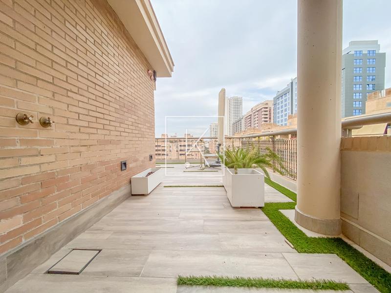 Foto cd5dabc4-29ff-4f85-978b-55c04653190e. Attique avec cheminée chauffage parking piscine dans Valencia