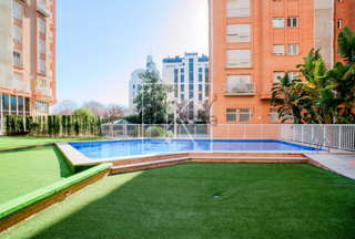 Pis  Avinguda de les corts valencianes. Residencial con piscina junto avenida de las cortes valencianas