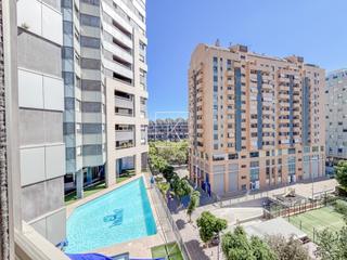Pis  Carrer de la safor. Terraza con vistas y plaza de garaje incluida en zona prestigio
