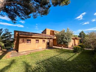 Xalet a Montepilar. Chalet independiente montepilar para reformar