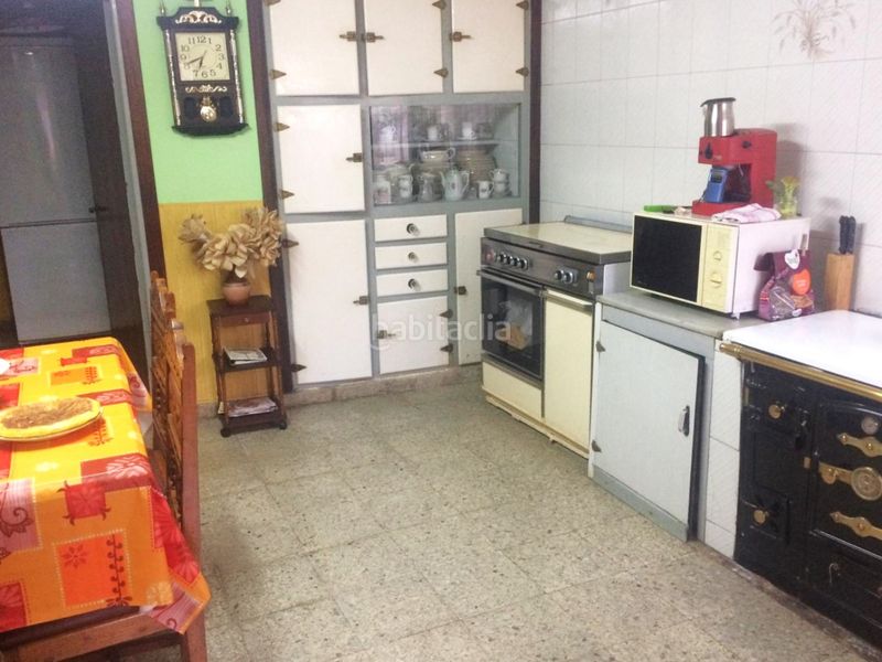 Foto f40c8f59-c48d-40c2-8141-2e74a6cc7a25. Casa amb calefacció aparcament a Parroquias Sur - La Manjoya Oviedo