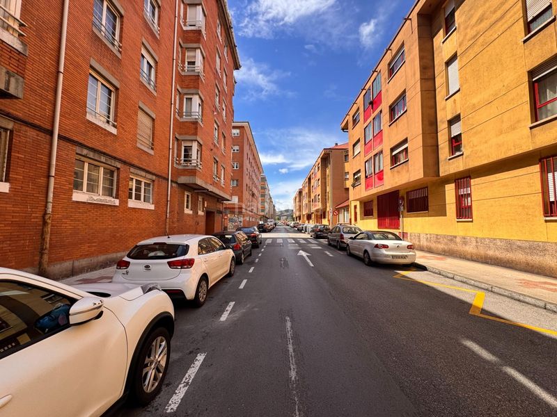 Foto ae3f1f30-9608-40e1-8713-381732a45b5a. Pis amb calefacció a La Calzada Gijón