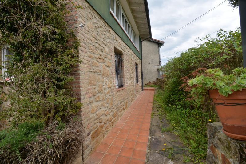 Foto 195bfe59-b516-4878-b3c3-beb498d7e9f4. Casa amb calefacció aparcament piscina a Lada Langreo