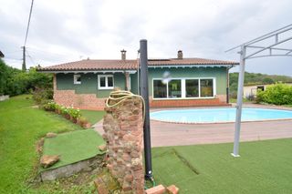 Haus in Lada. Casa independiente con piscina en langreo. asturias.