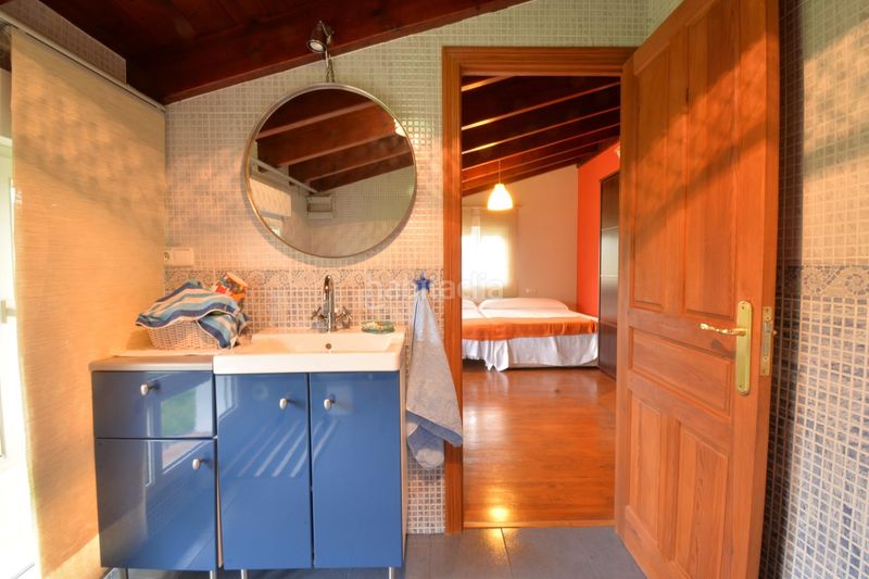 Foto 77d5846a-c97e-4654-baf6-68b2e063ebe1. Casa amb calefacció aparcament piscina a Lada Langreo