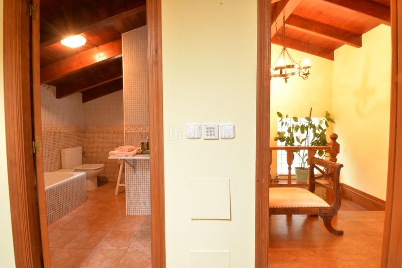 Foto bbb17fef-8852-4ac4-b9b9-decd8ba8056a. Casa amb calefacció aparcament piscina a Lada Langreo