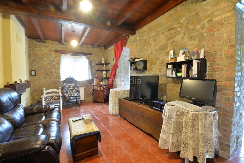 Foto c38711a5-ffac-45d8-9edf-9e134b3235fe. Casa amb calefacció aparcament piscina a Lada Langreo