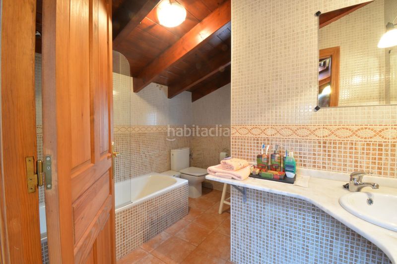Foto dac222a4-941f-46db-8f18-5e844ca6b657. Casa amb calefacció aparcament piscina a Lada Langreo
