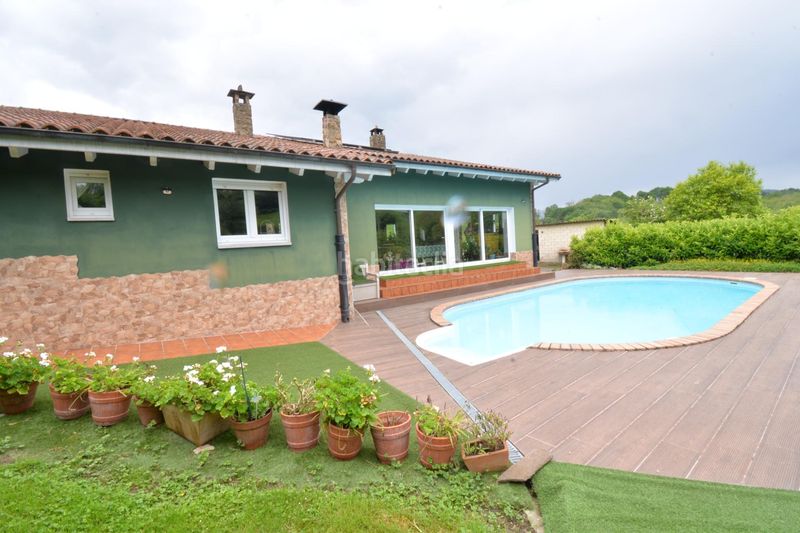 Foto e58ef165-ccf6-4e27-9acb-ce103f0e1e50. Casa amb calefacció aparcament piscina a Lada Langreo