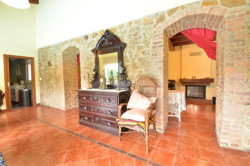 Foto f2edea4d-9ffb-4571-9ee1-f3f2f82e1195. Casa amb calefacció aparcament piscina a Lada Langreo
