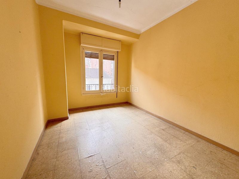 Foto 12161ee7-e30f-4289-b72d-e5314f57d1c7. Edificio  en venta en el centro de san martin del rey aurelio. en San Martín del Rey Aurelio