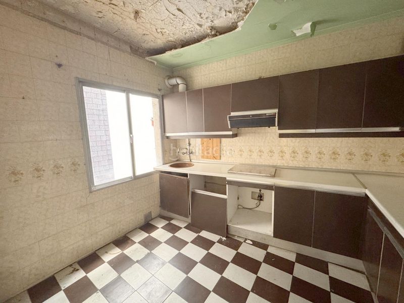 Foto f08337a3-1c02-4541-99e3-6166d5507800. Edificio  en venta en el centro de san martin del rey aurelio. en San Martín del Rey Aurelio