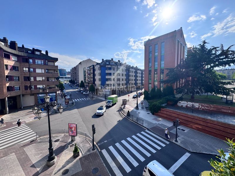 Foto bfe65db9-940d-4940-b3e0-a5655e729f13. Estudi amb calefacció aparcament a Milán - Pumarín Oviedo
