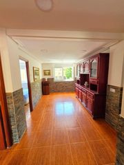 Pis  Plaza plaza iglesia. Venta de vivienda reformada en mieres. asturias.
