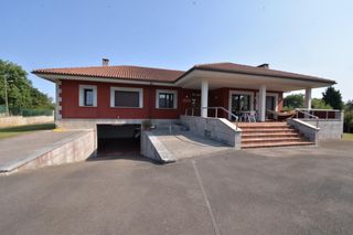 Chalet  Camino camino pereda. Chalet independiente en la manjoya. oviedo.