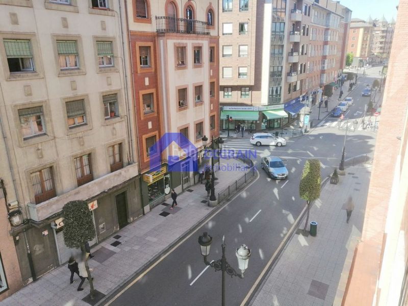 Foto f1268c4b-c8ce-4e5c-b659-41b1e7ca61ed. Pis a Milán - Pumarín Oviedo