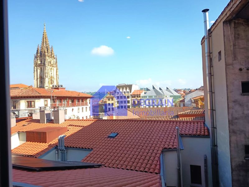 Foto 66cbc3d4-b946-474e-8902-fc326e0ffdc6. Pis a Casco Histórico Oviedo