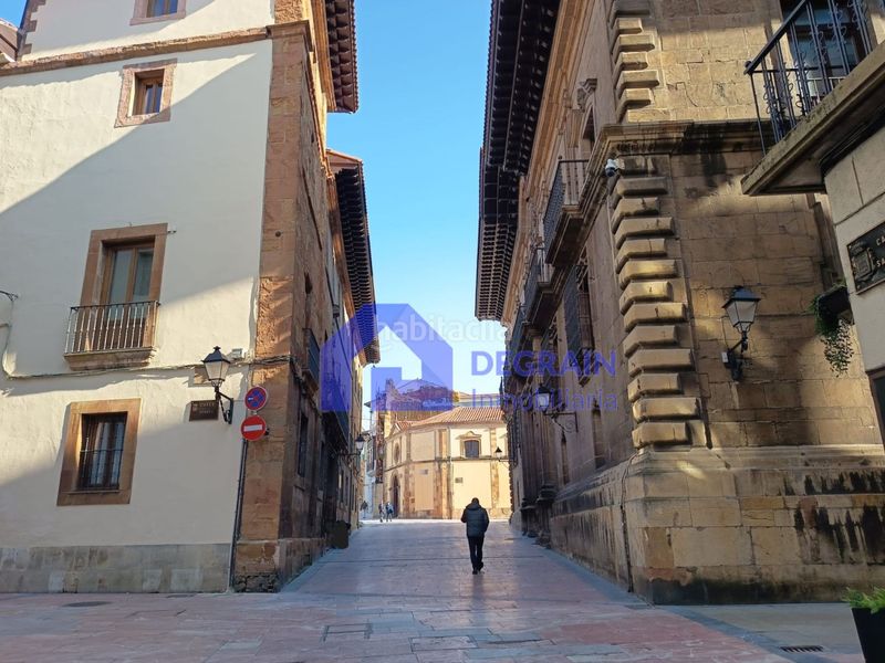 Foto ad8a6a0c-8c3d-49d9-be69-9e89db4f28e2. Pis a Casco Histórico Oviedo