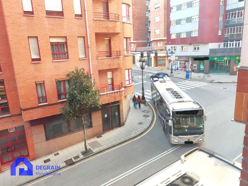 Foto 37d66002-f66a-4594-aa50-476f9fb2095f. Pis amb aparcament a Buenavista Oviedo