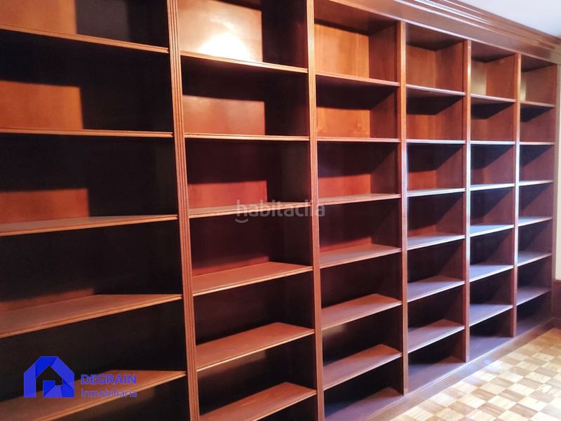 Foto 65b41452-9353-4456-8683-d6ce6b76f9c6. Pis amb aparcament a Buenavista Oviedo
