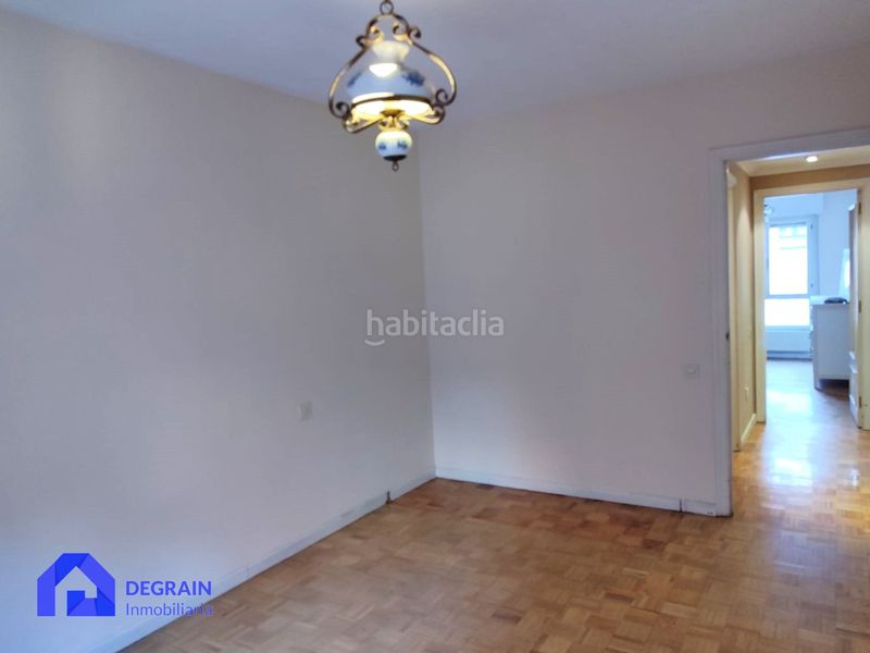 Foto caa8ab18-e085-4961-95da-1aee1c7720db. Pis amb aparcament a Buenavista Oviedo
