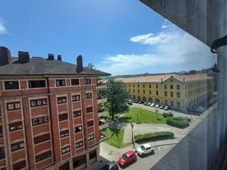 Miete Etagenwohnung  Calle calle historiador juan uria. Estupenda vivienda muy céntrica