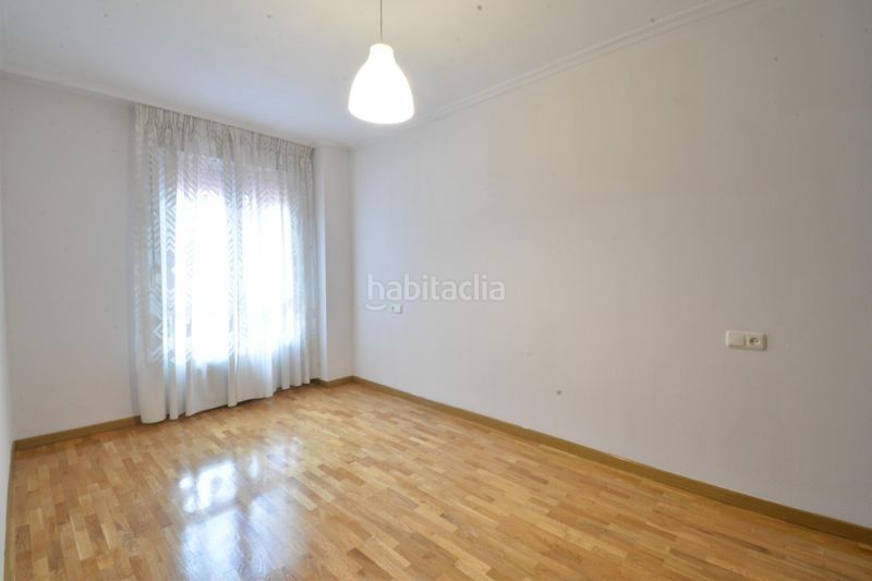 Foto d7873989-9e05-40fa-a382-c4607e71d331. Pis amb calefacció aparcament a Teatinos - Los Prados Oviedo