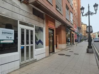 Local Comercial a Avenida Avenida Pumarín