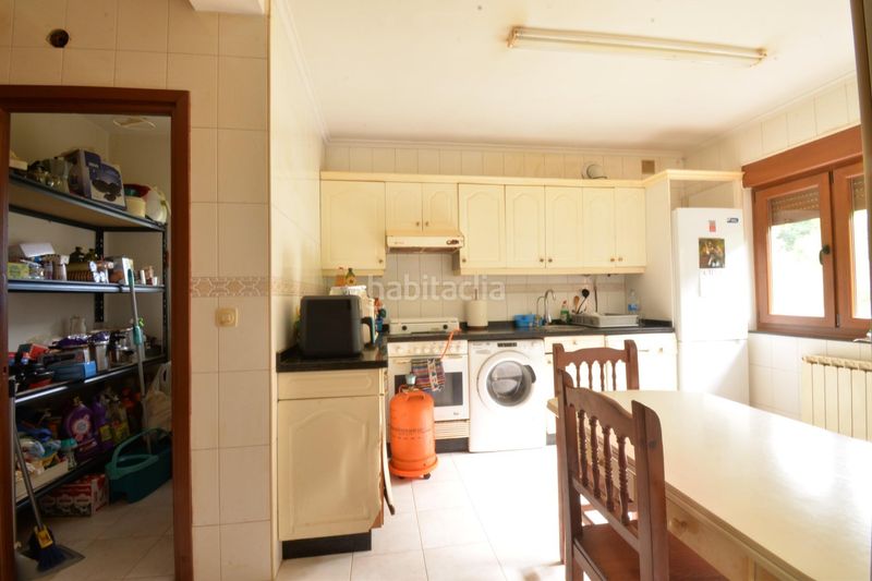Foto a3e63997-30ff-4922-b721-c2497a3cf8d8. Casa amb calefacció aparcament piscina a Carbayin-Lieres-Valdesoto Siero