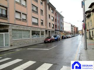 Location Local commercial  Calle josé manuel bobes. Local sin instalar lugo de llanera de 220 metros