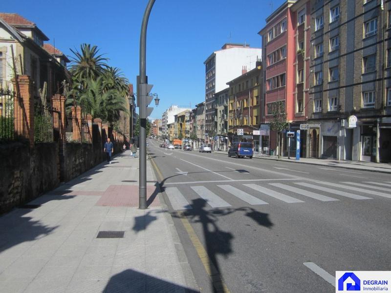 Foto ce1fc0c0-6a0d-4d80-9cd6-31b263ad86fc. Location local commercial dans Cerdeño - El Palais - Mercadín Oviedo