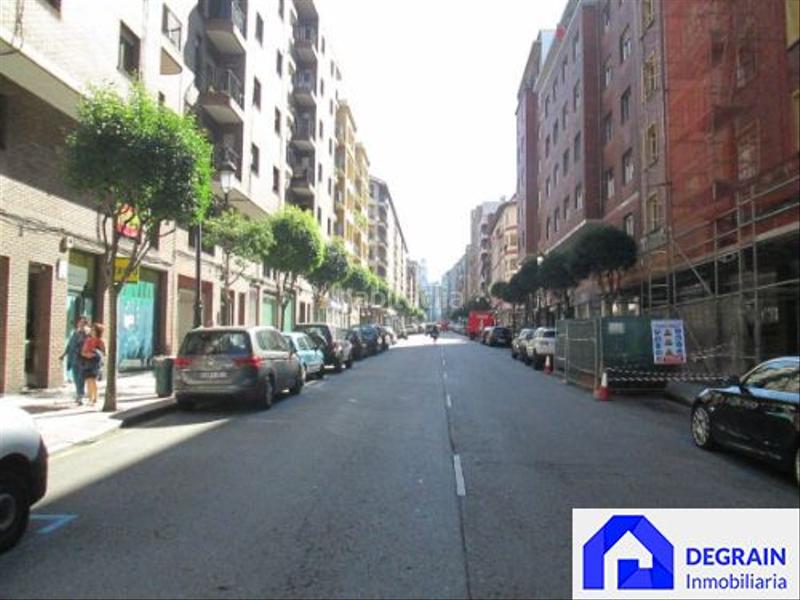 Foto 422051f3-a842-4013-a43c-aea8320c4b0d. Lloguer local comercial a Parque San Francisco - Uría Oviedo