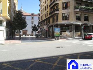 Location Local commercial  Calle pedro antonio menéndez. Local en esquina centrico